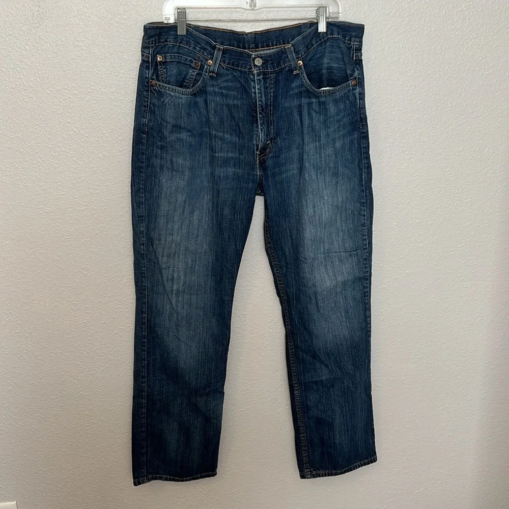 Levis size 38